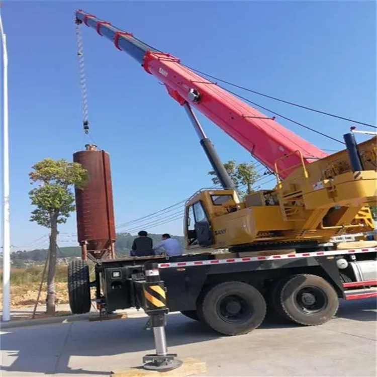 宁德吊车租赁作业时的保养和维护